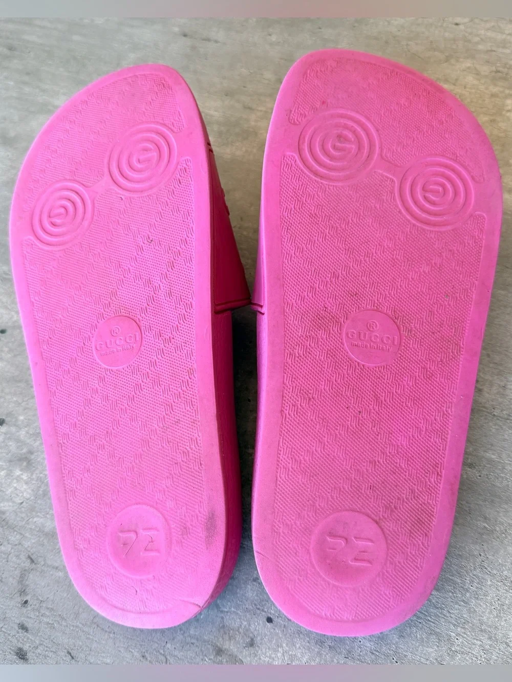Gucci Hot Pink Rubber Logo Slide Sandals EU 35